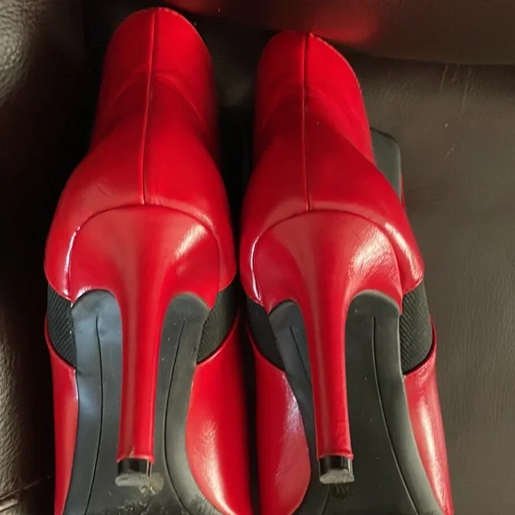 Big Apple red boots, worn only once in an office - Picture 3 of 5